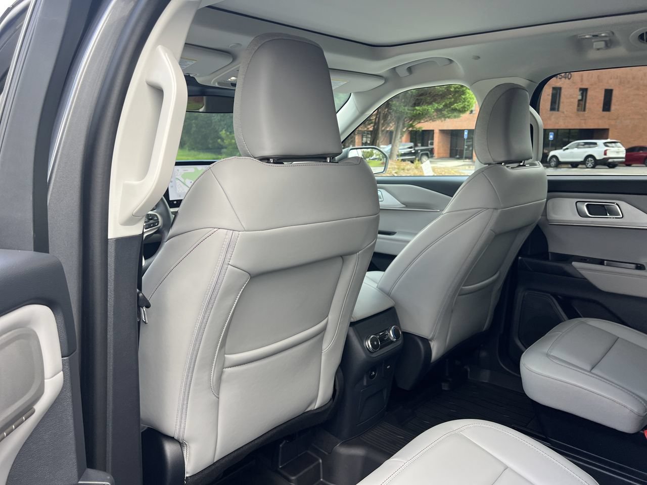 New 2026 Ford Explorer Active w/ Active Comfort Package AWD/4WD image 17