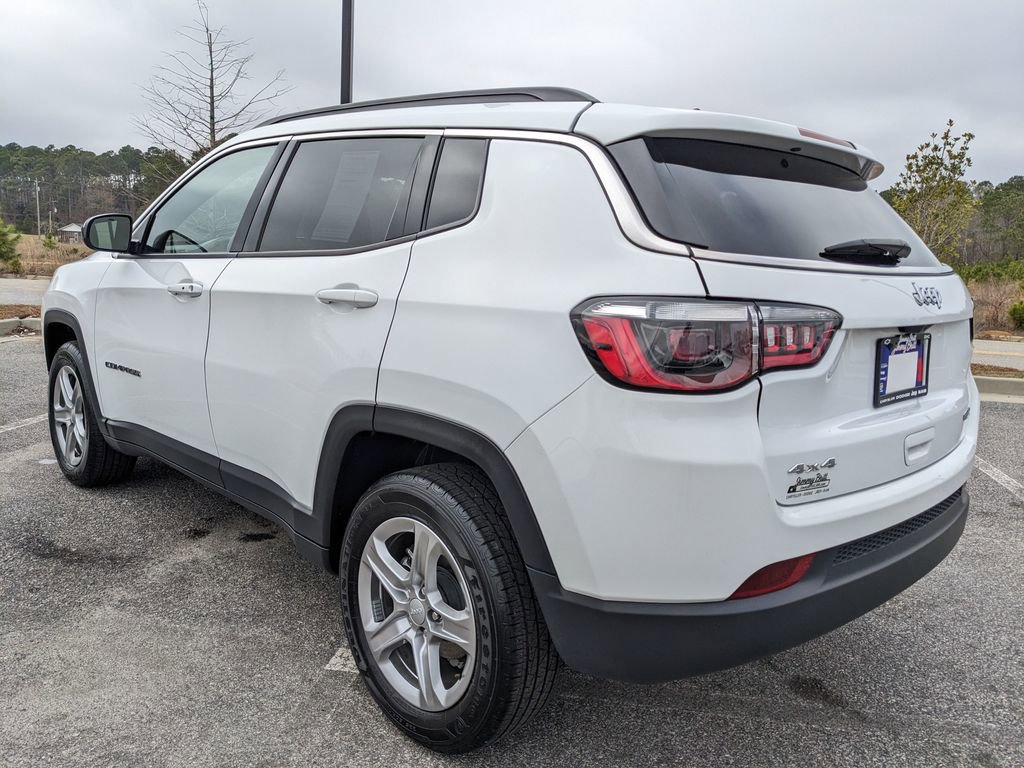 Used 2024 Jeep Compass Latitude image 17