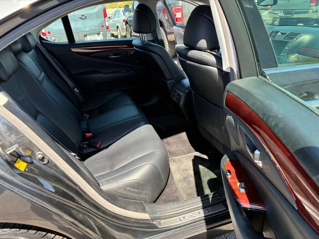 Used 2007 Lexus LS 460 RWD image 26