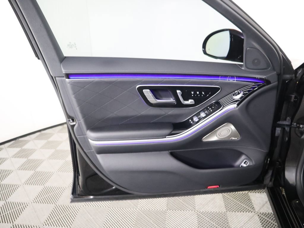 Used 2023 Mercedes-Benz S 580e 4MATIC Sedan image 25