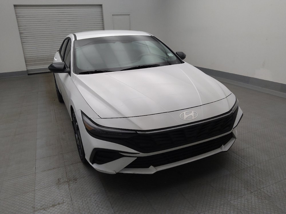 Used 2025 Hyundai Elantra Sport FWD image 14