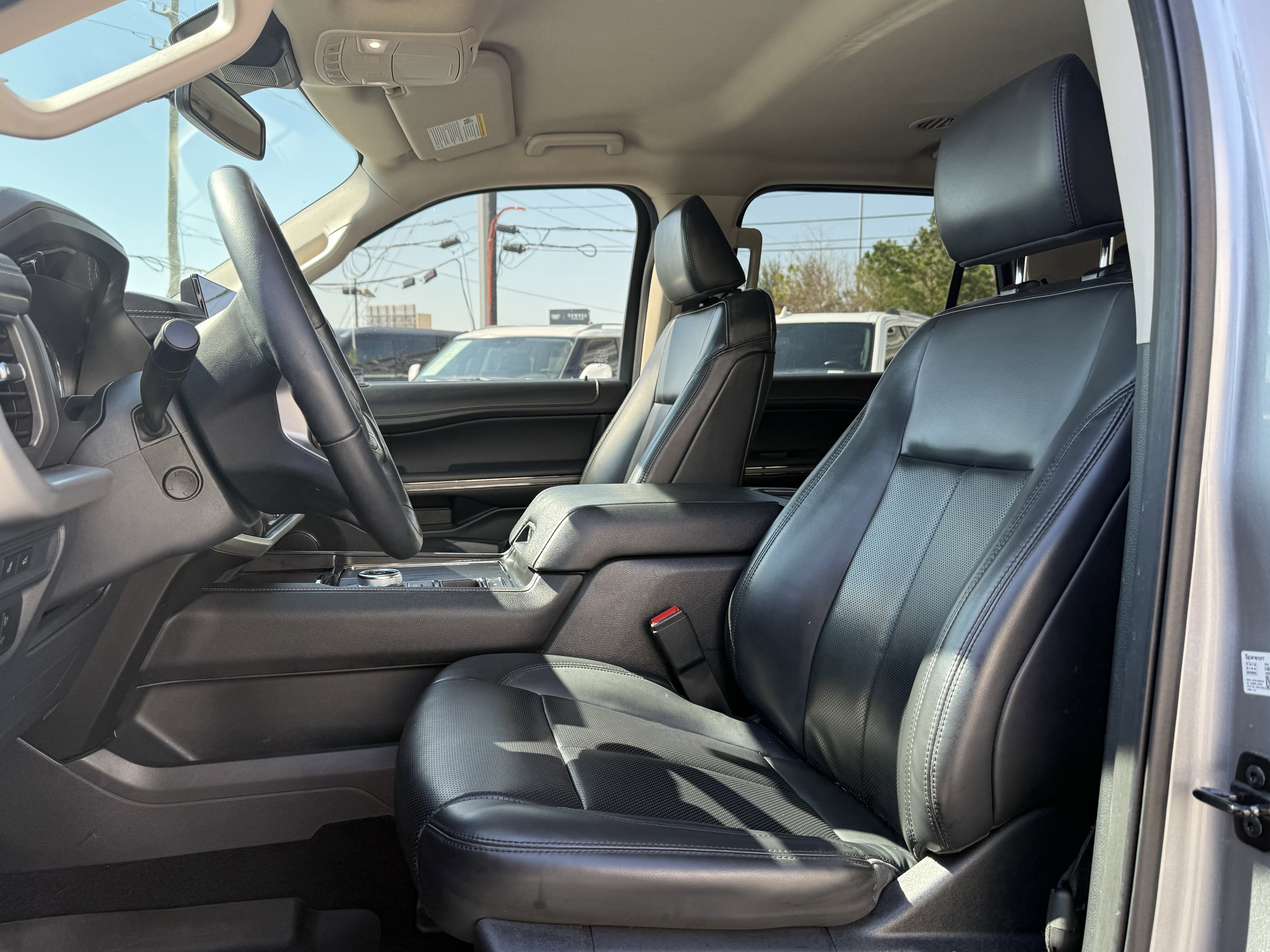 Used 2022 Ford Expedition Max XLT image 12