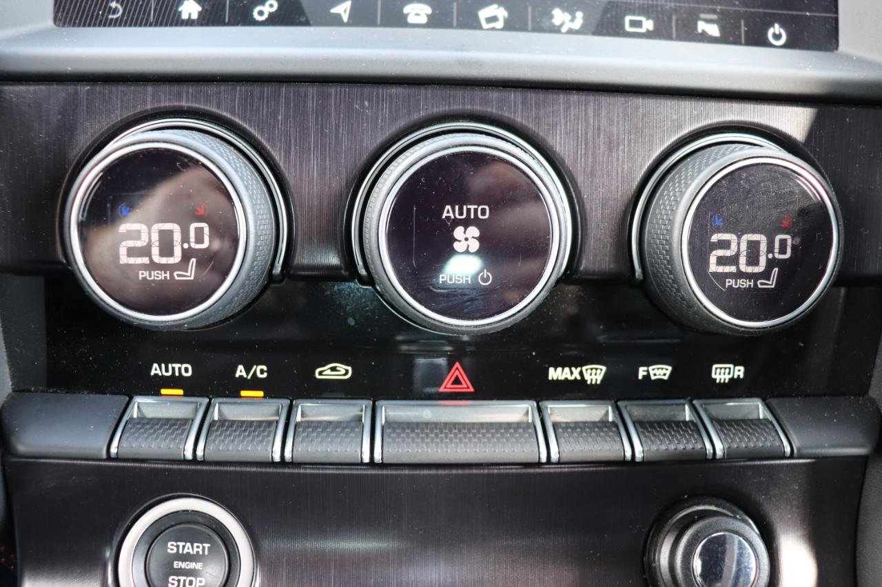 Used 2020 Jaguar F-TYPE Checkered Flag image 28