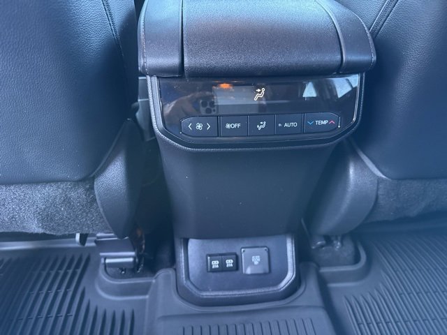 Used 2020 Toyota Highlander Limited image 25