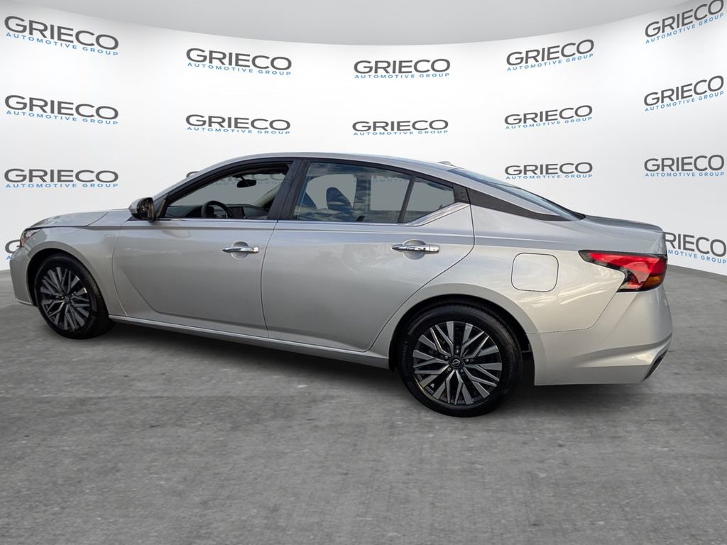 Certified 2023 Nissan Altima 2.5 SV FWD image 5