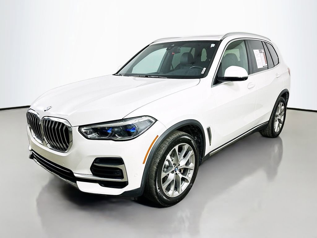 Used 2022 BMW X5 xDrive40i w/ Executive Package AWD/4WD image 3