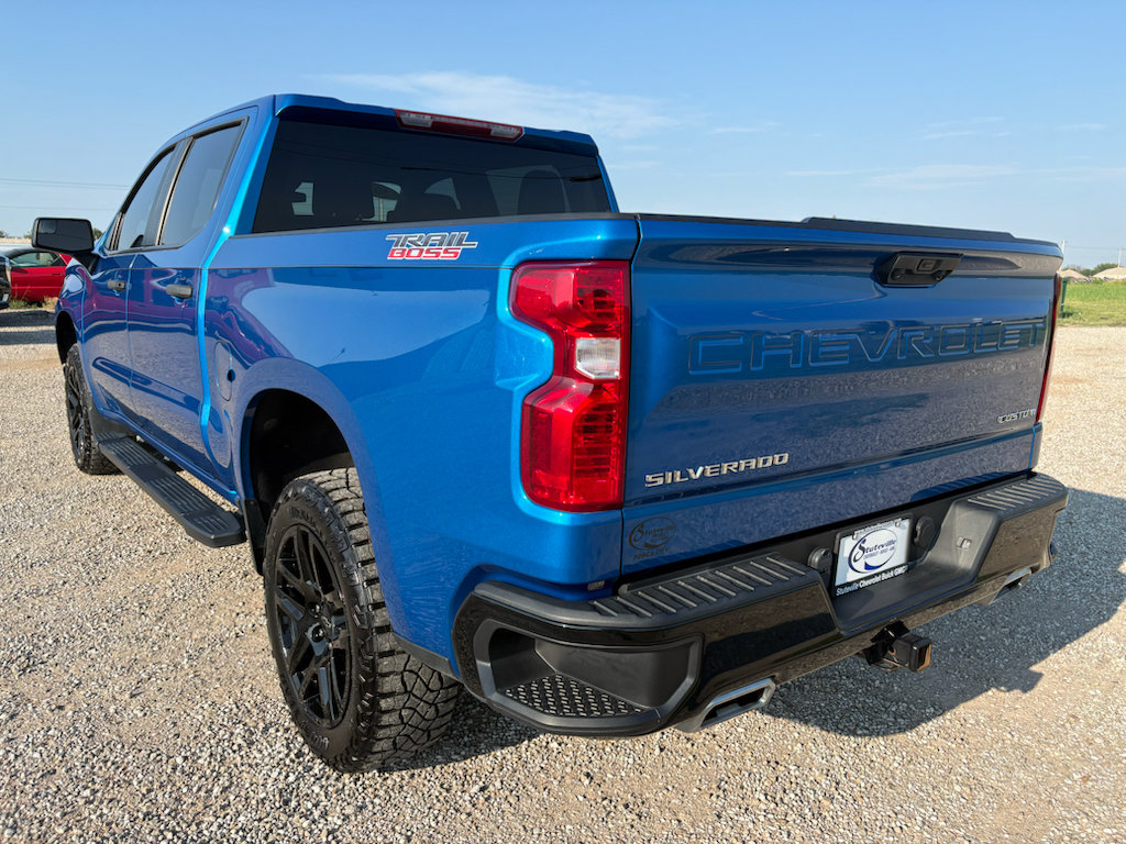 Used 2023 Chevrolet Silverado 1500 Custom Trail Boss AWD/4WD image 7