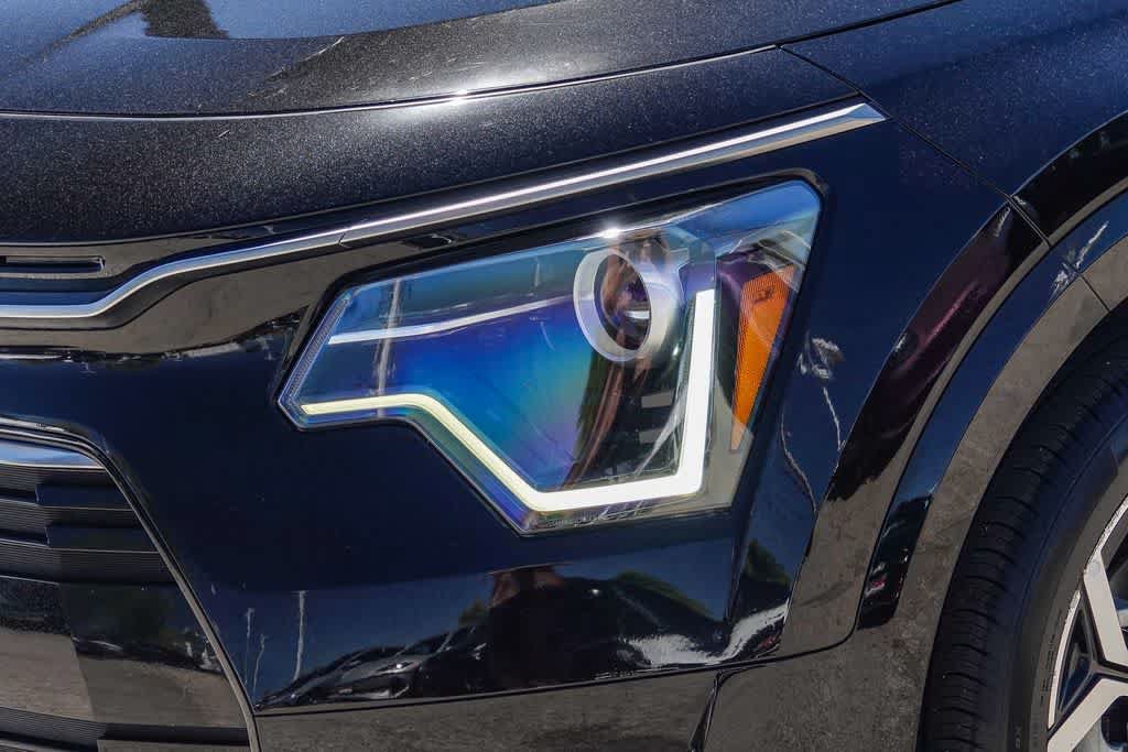 Certified 2023 Kia Niro EX Touring FWD image 8