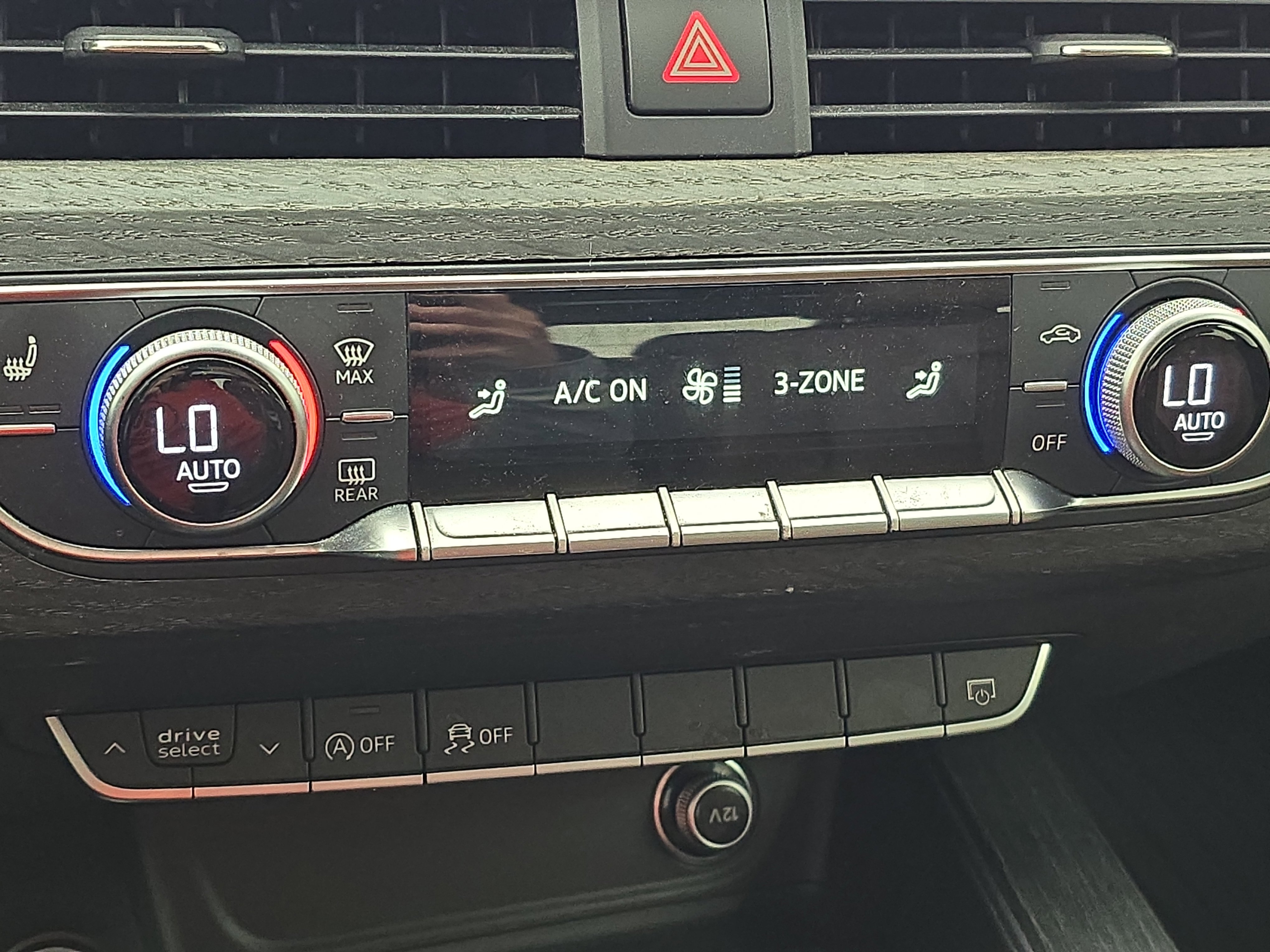 Used 2017 Audi A4 2.0T Premium w/ Convenience Package image 23