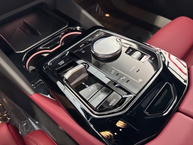 Used 2025 BMW i5 xDrive40 w/ Premium Package image 25