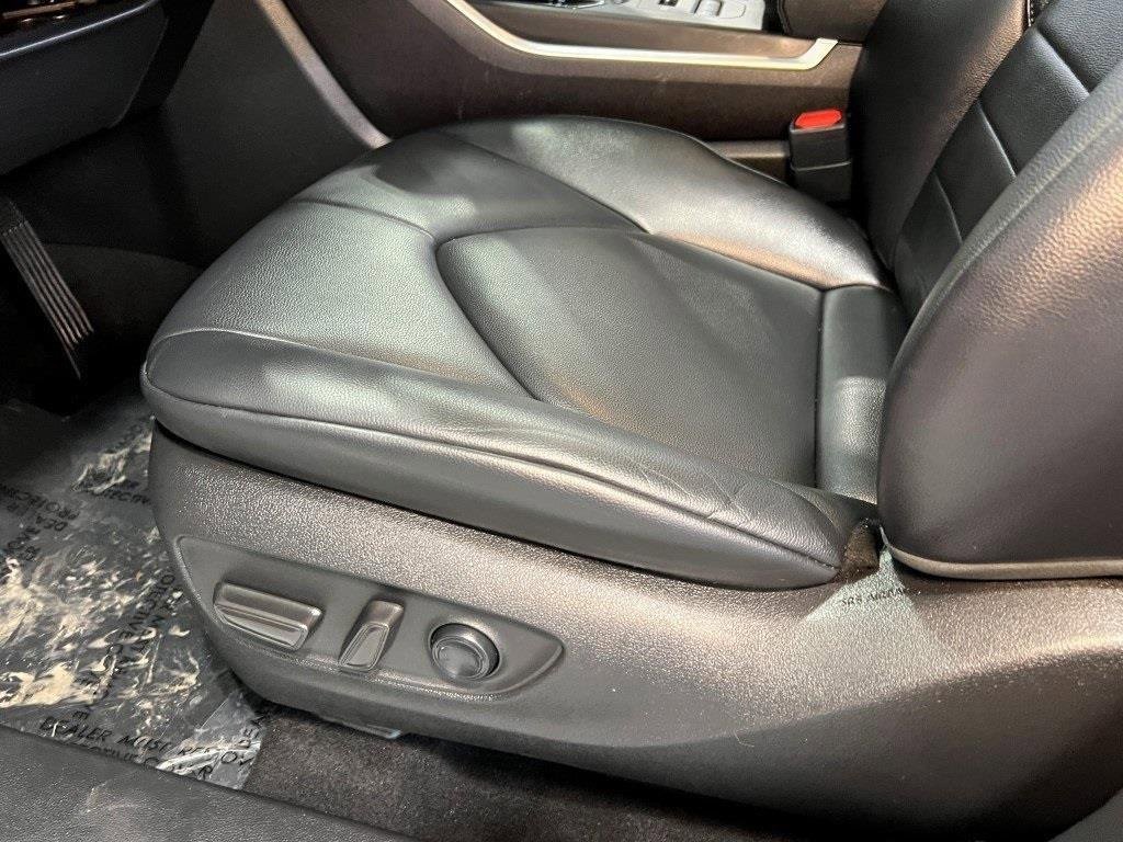 Used 2022 Toyota Highlander XLE image 26