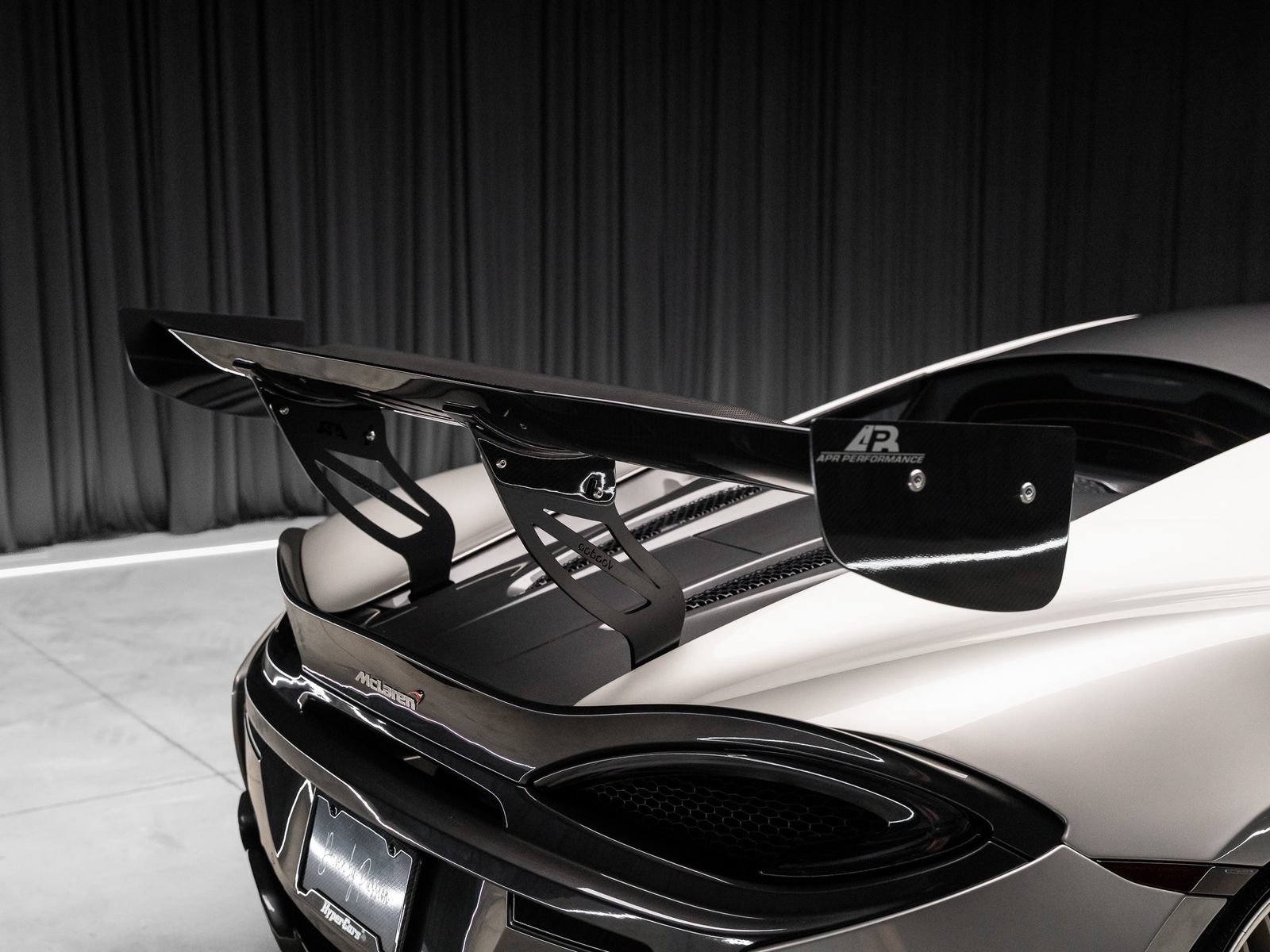 Used 2017 McLaren 570S Coupe RWD image 34