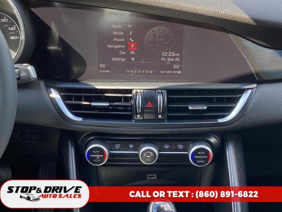 Used 2018 Alfa Romeo Giulia image 13