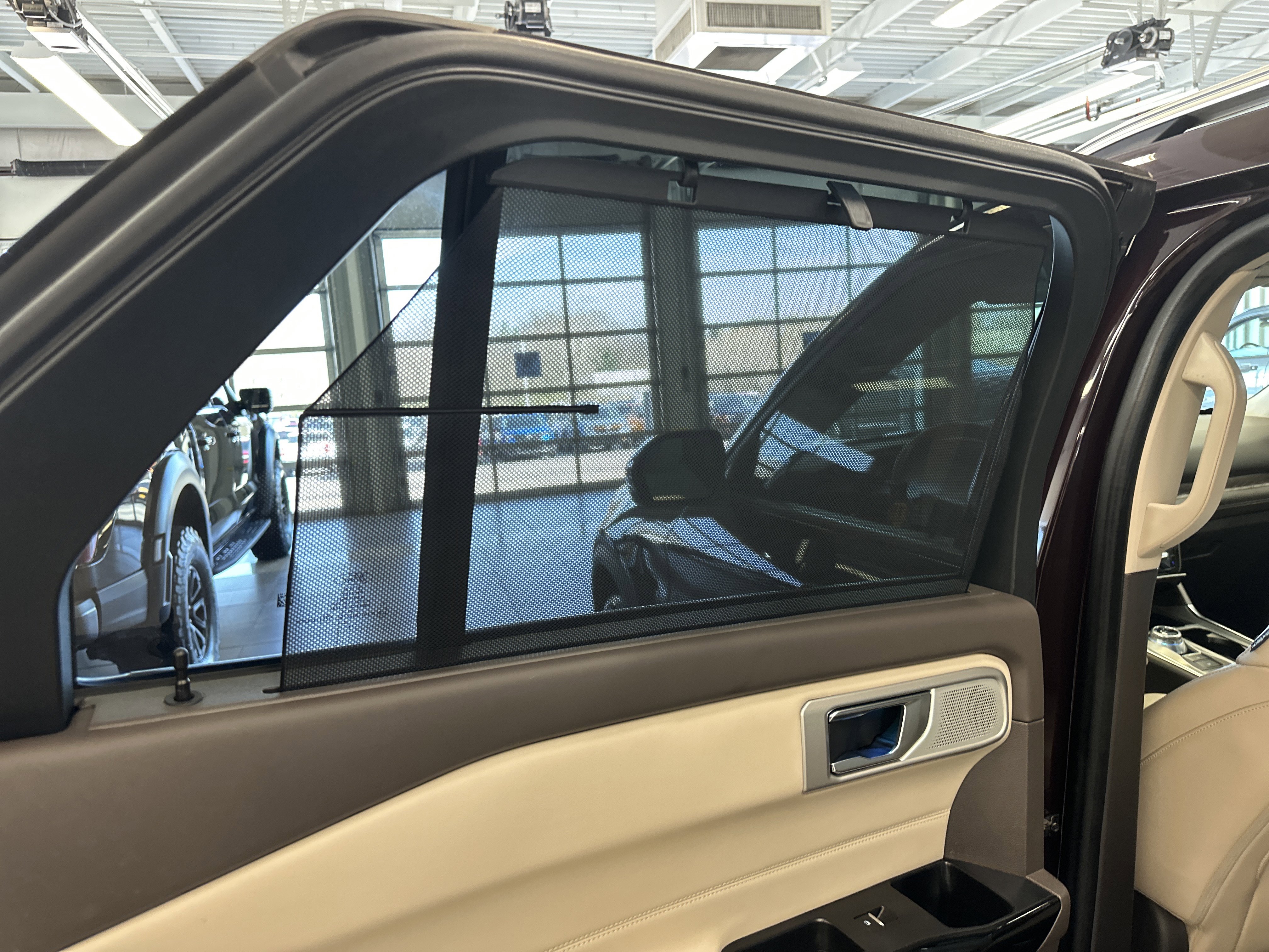 Used 2022 Ford Explorer Platinum w/ Technology Package image 30