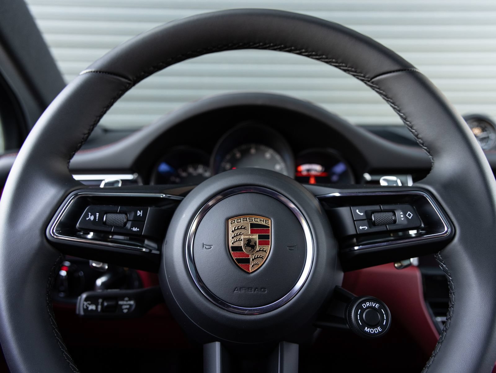 Used 2025 Porsche Macan S AWD/4WD image 14