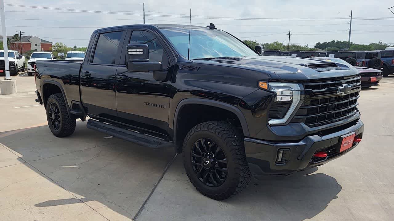 Used 2025 Chevrolet Silverado 2500 LT w/ Trail Boss Package AWD/4WD image 2