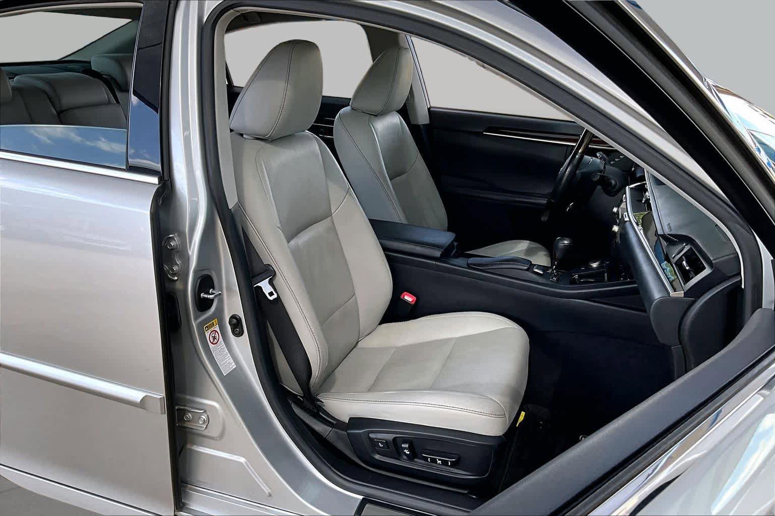 Used 2013 Lexus ES 350 w/ Luxury Pkg FWD image 9