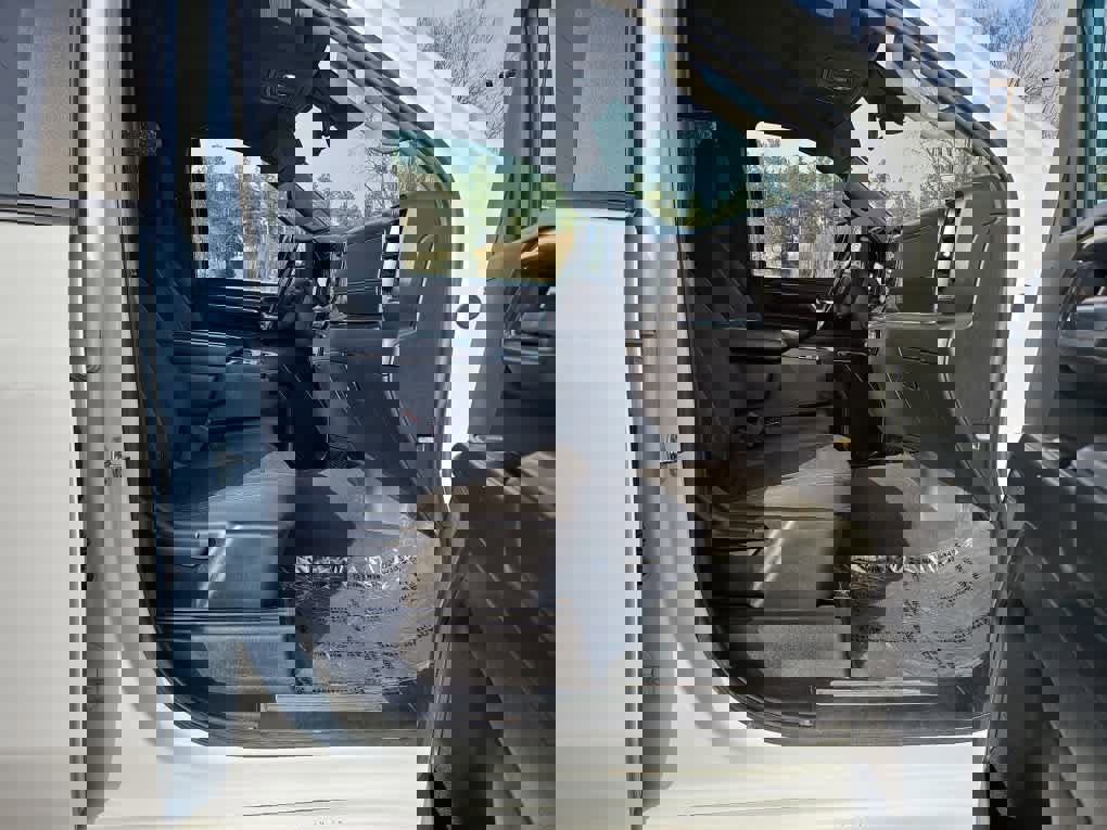 Used 2024 Chevrolet Silverado 2500 LT image 21