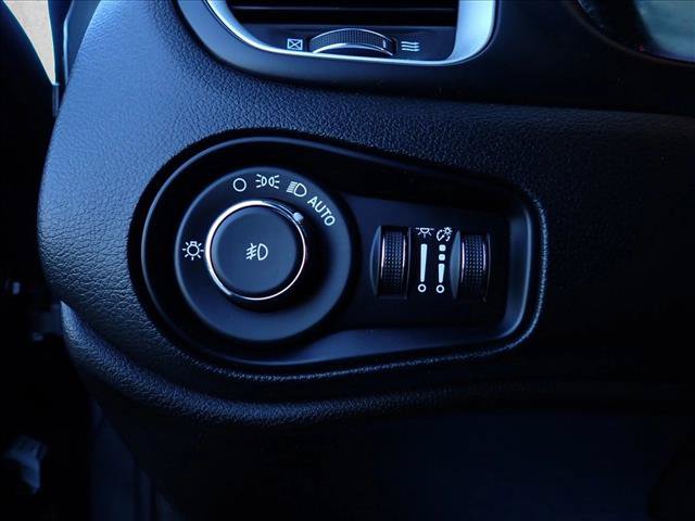 Used 2021 Jeep Renegade Latitude AWD/4WD image 14