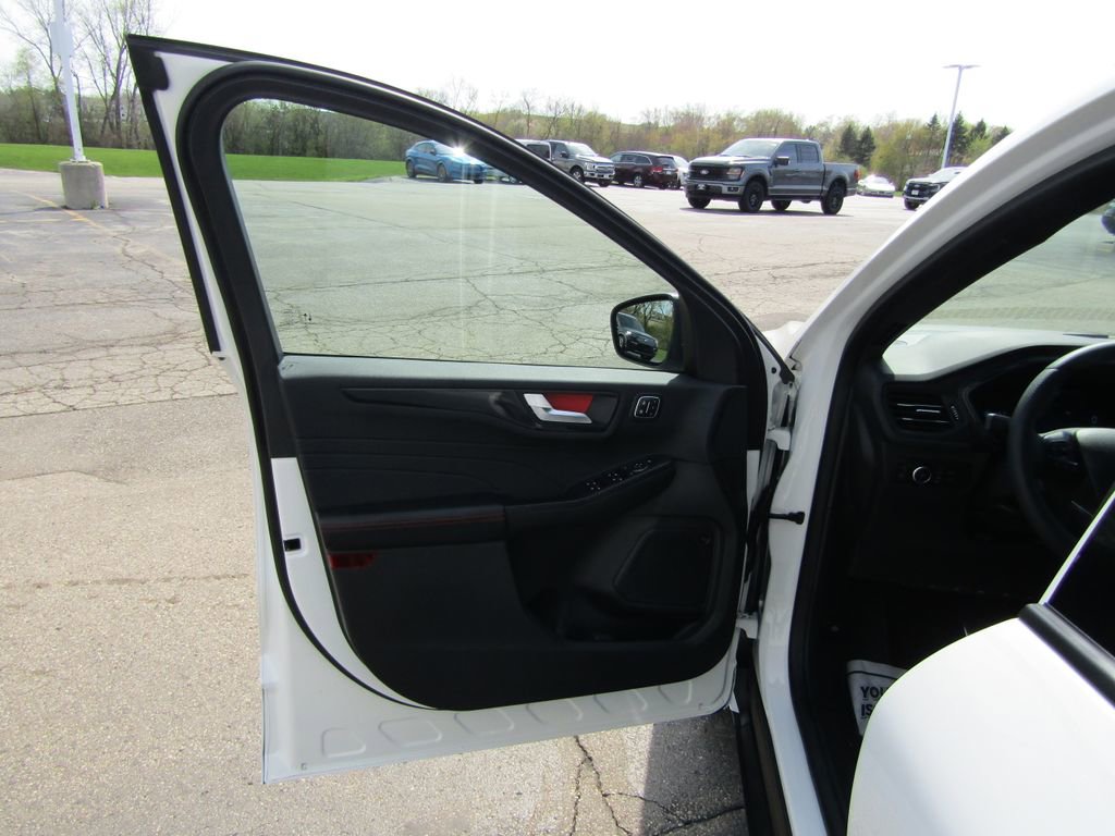 Used 2023 Ford Escape ST-Line Select w/ Tech Pack #2 AWD/4WD image 21