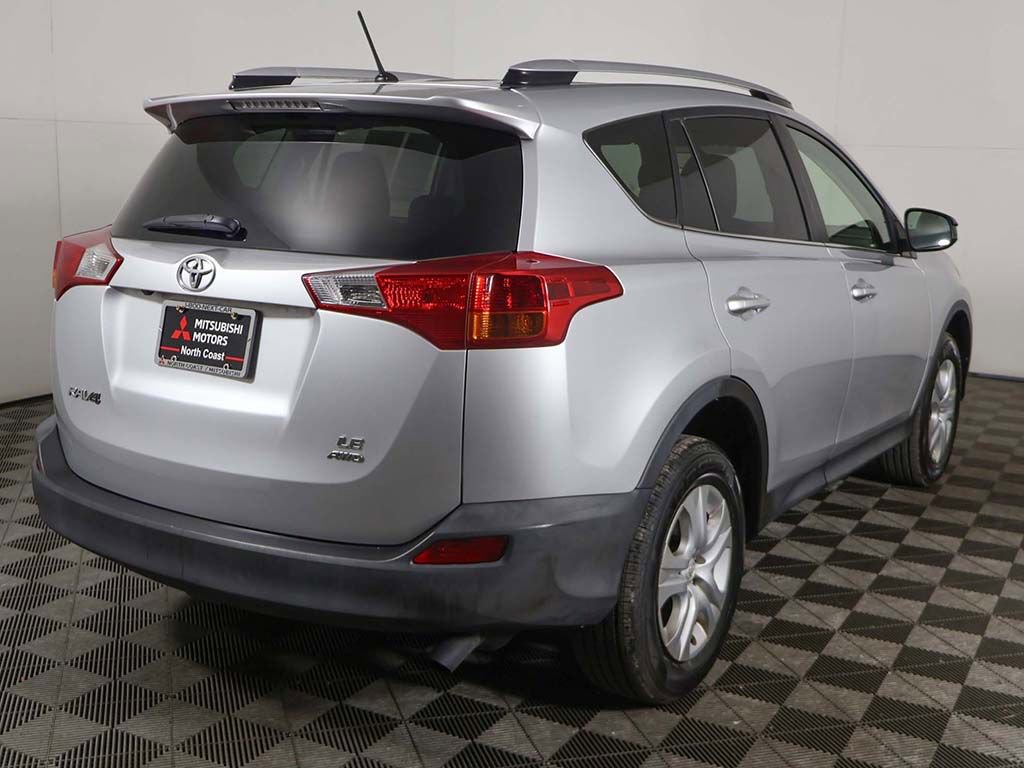 Used 2015 Toyota RAV4 LE AWD/4WD image 7