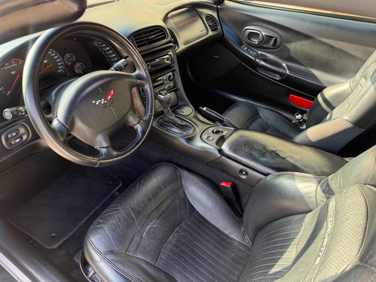 Used 2002 Chevrolet Corvette Coupe w/ Preferred Equipment Group2 image 10