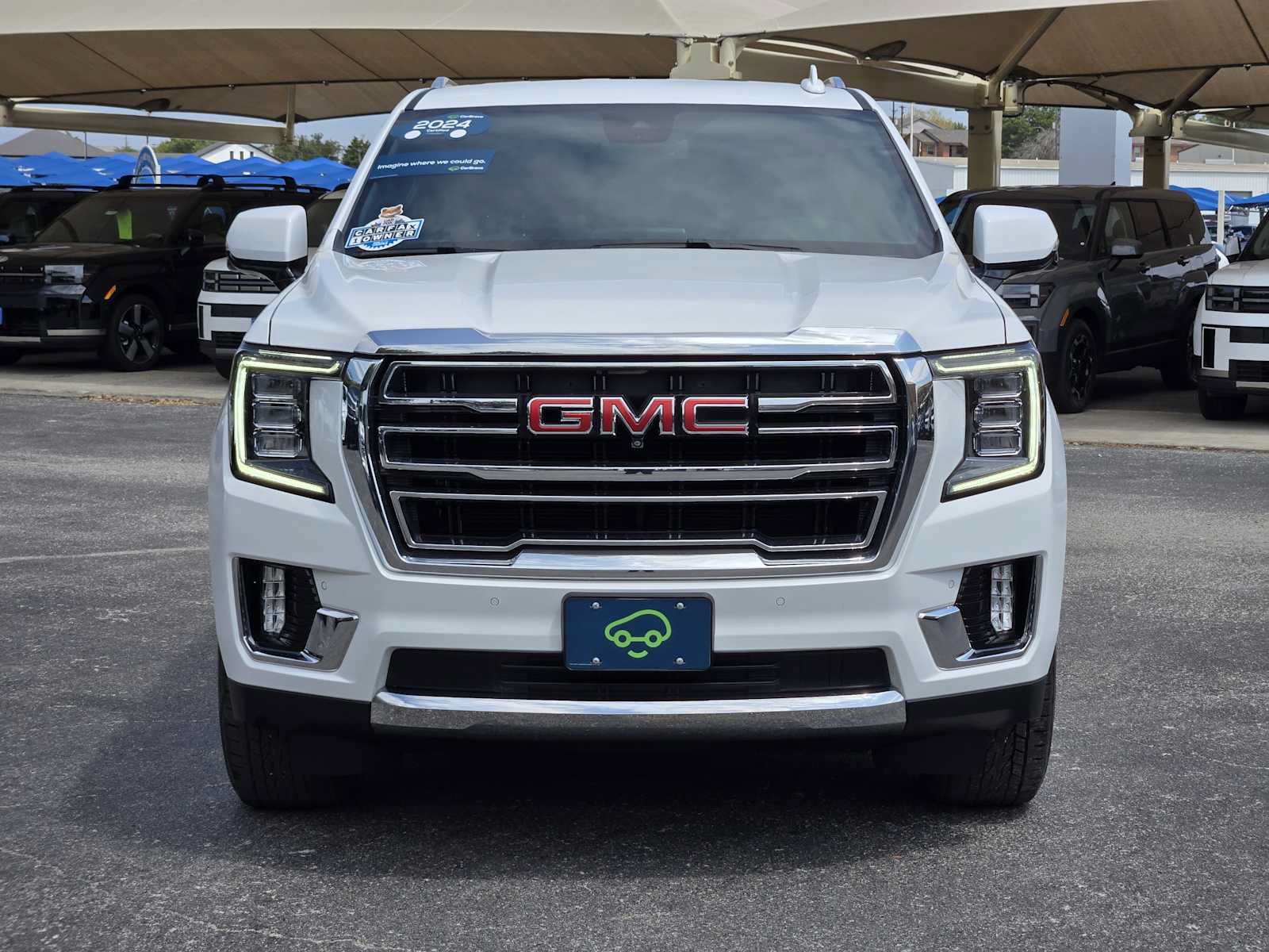 Certified 2024 GMC Yukon SLT w/ SLT Luxury Package AWD/4WD image 2