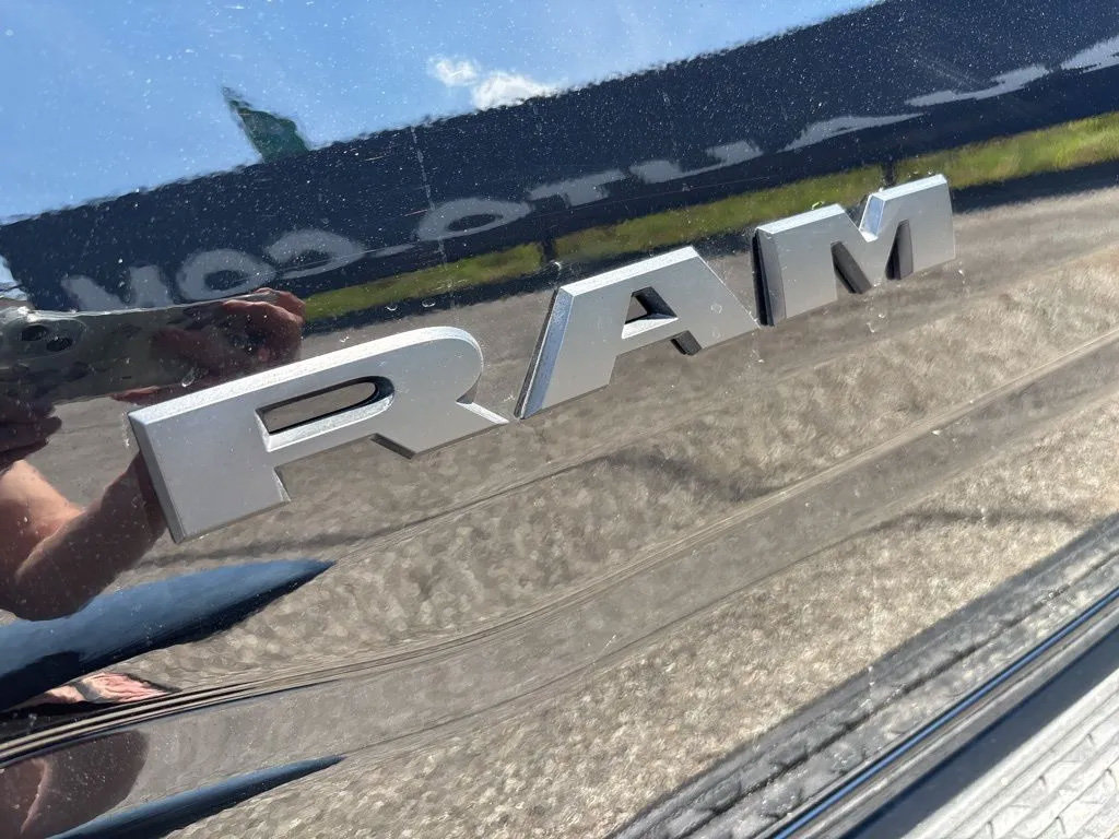 New 2026 RAM 1500 Express AWD/4WD image 9