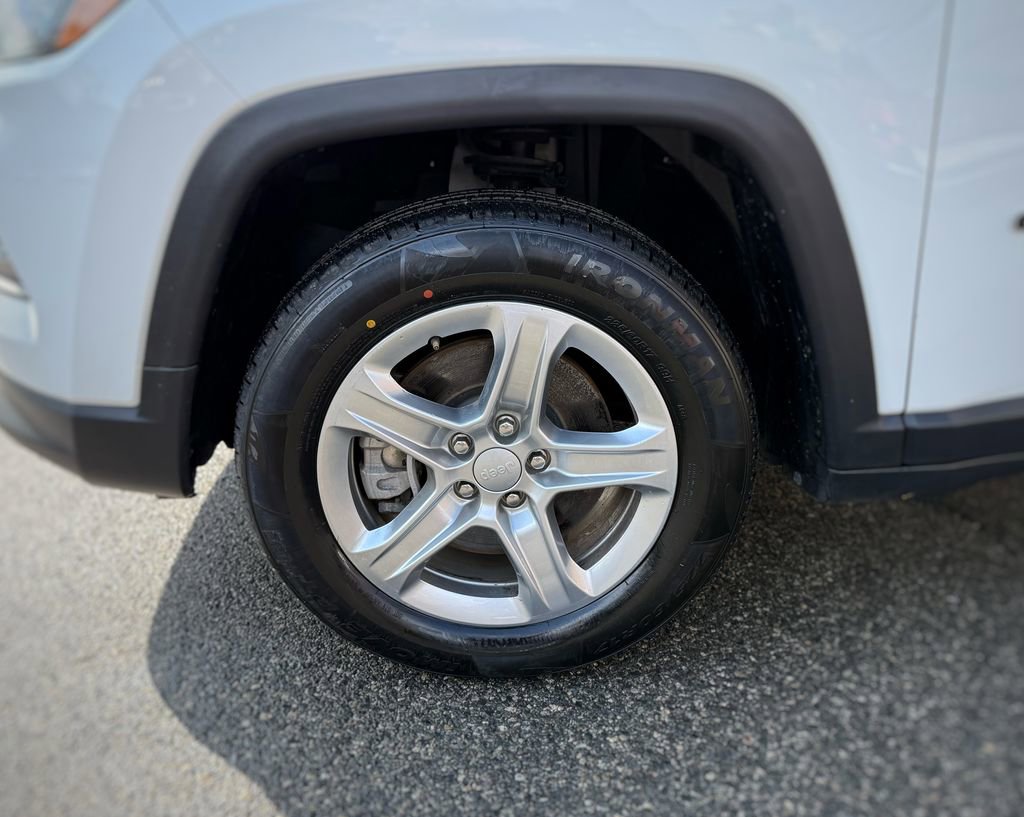 Used 2024 Jeep Compass Latitude AWD/4WD image 18