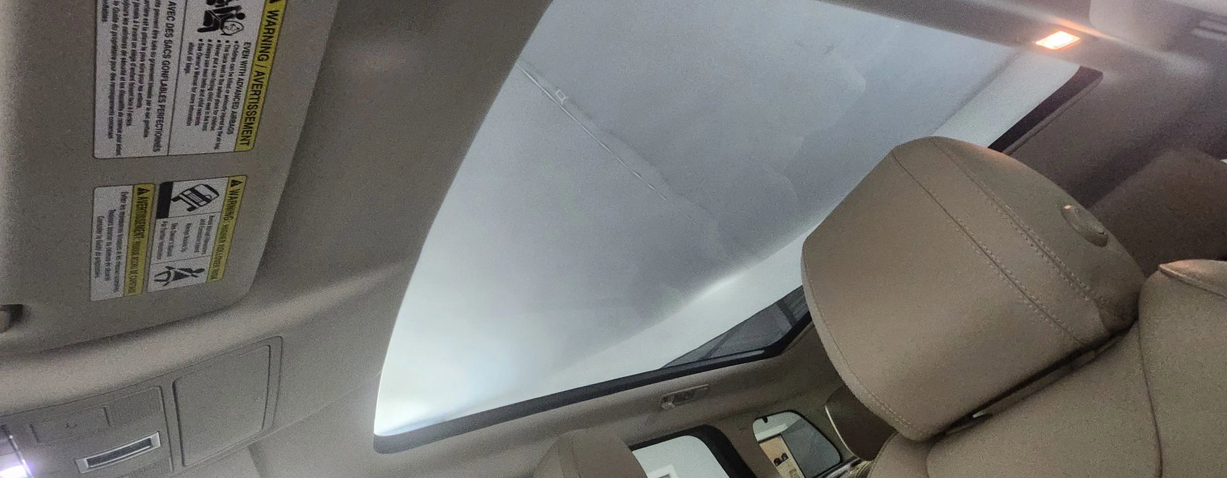 Used 2019 Land Rover Range Rover Evoque SE image 25