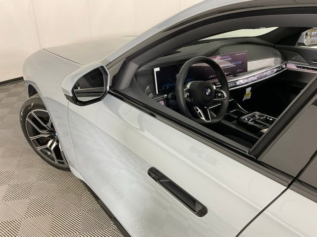 Used 2024 BMW 760i xDrive image 40