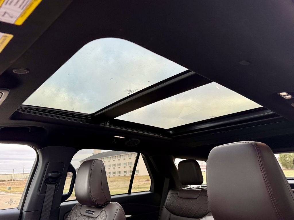 Certified 2025 Ford Explorer Platinum w/ LUX Leather Package image 34