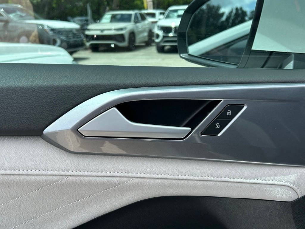 New 2026 Volkswagen Taos SEL AWD/4WD image 18
