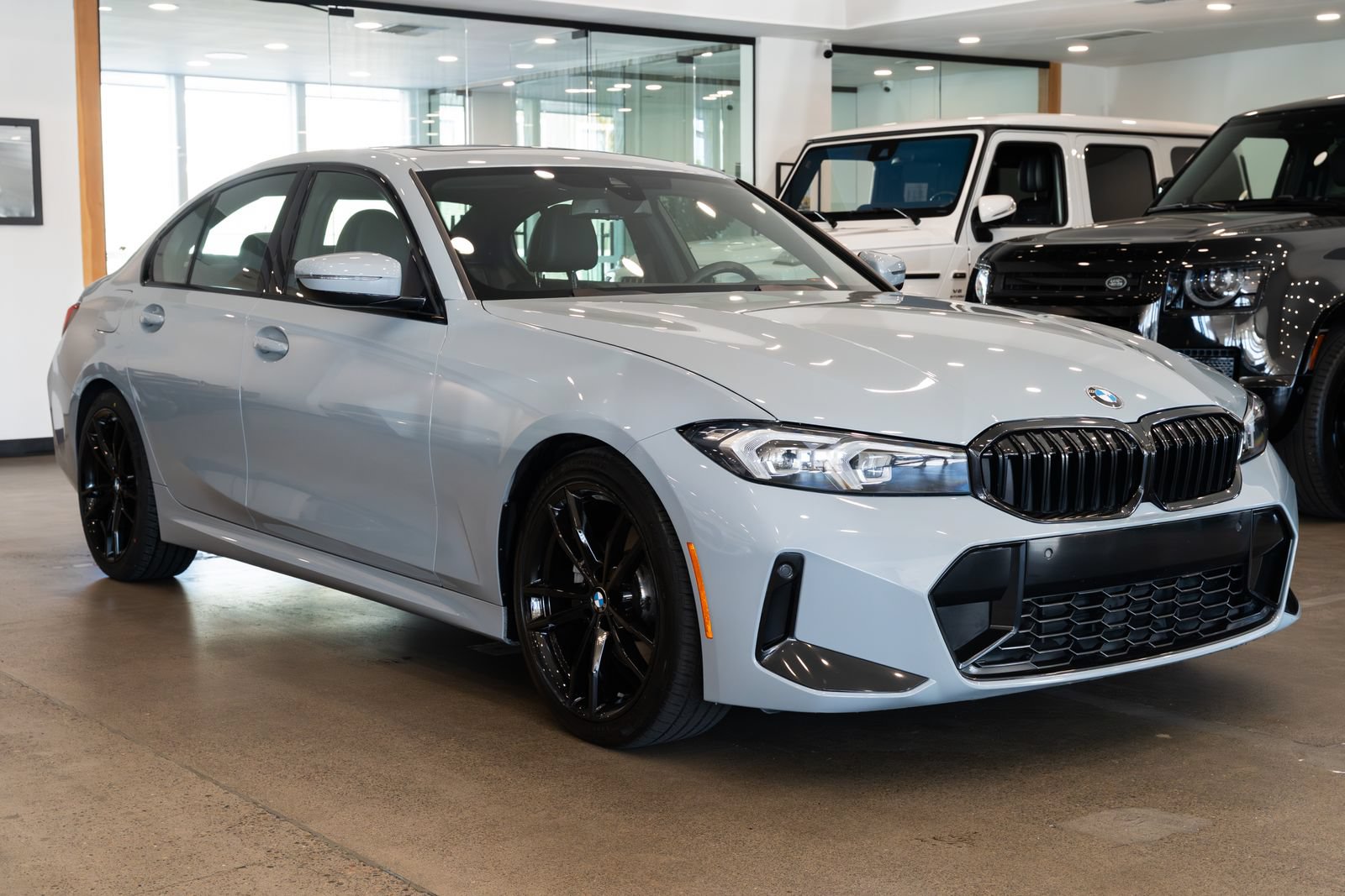 Used 2024 BMW 330i Sedan w/ M Sport Package RWD image 3