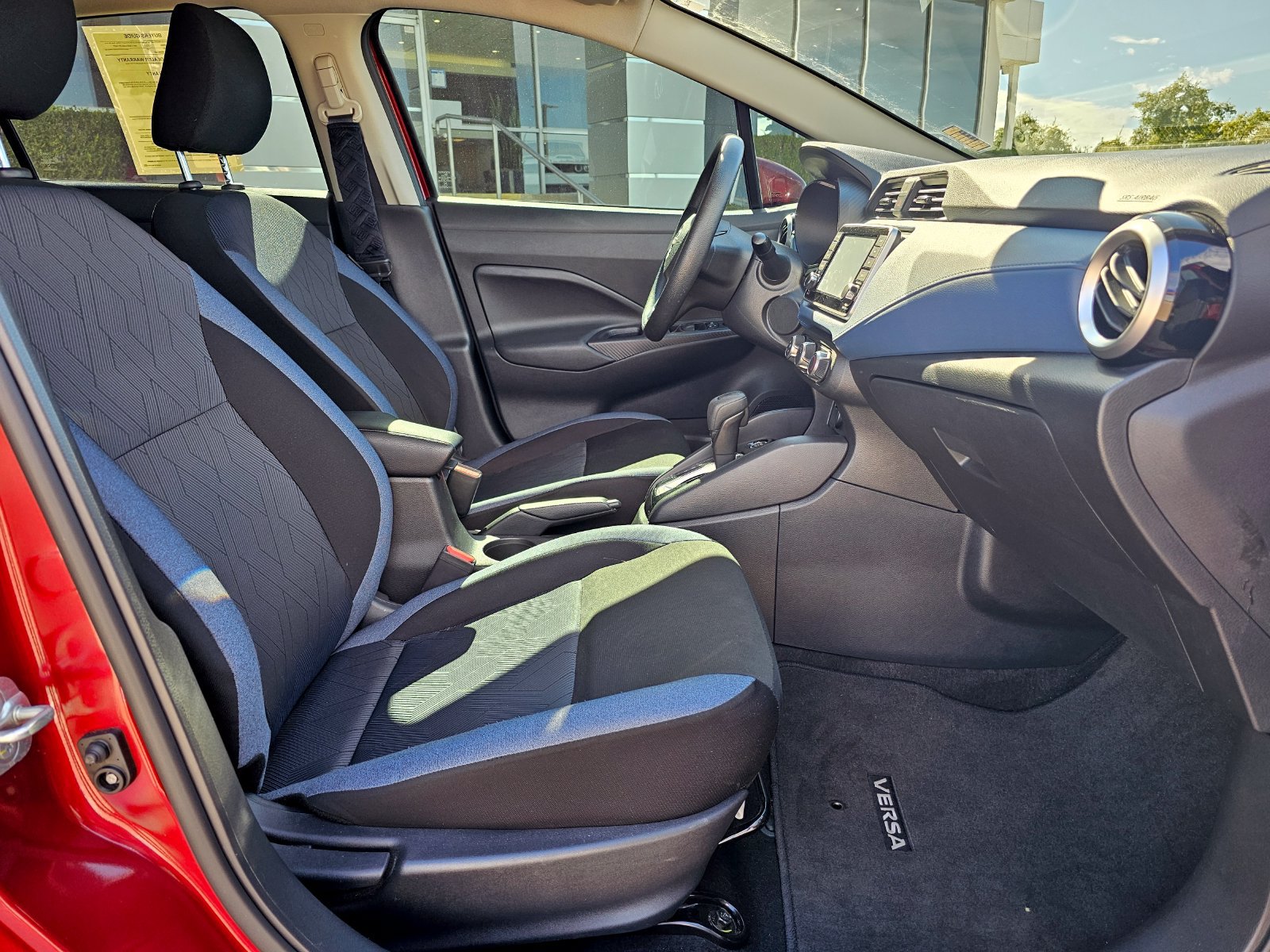 Used 2025 Nissan Versa SV FWD image 29