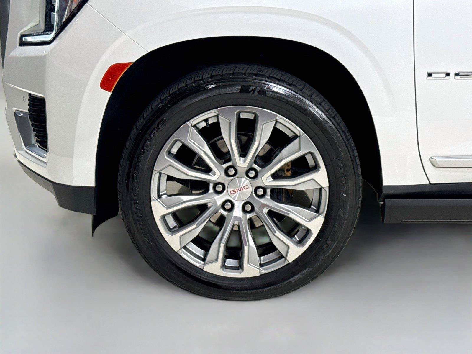 Used 2022 GMC Yukon Denali AWD/4WD image 36
