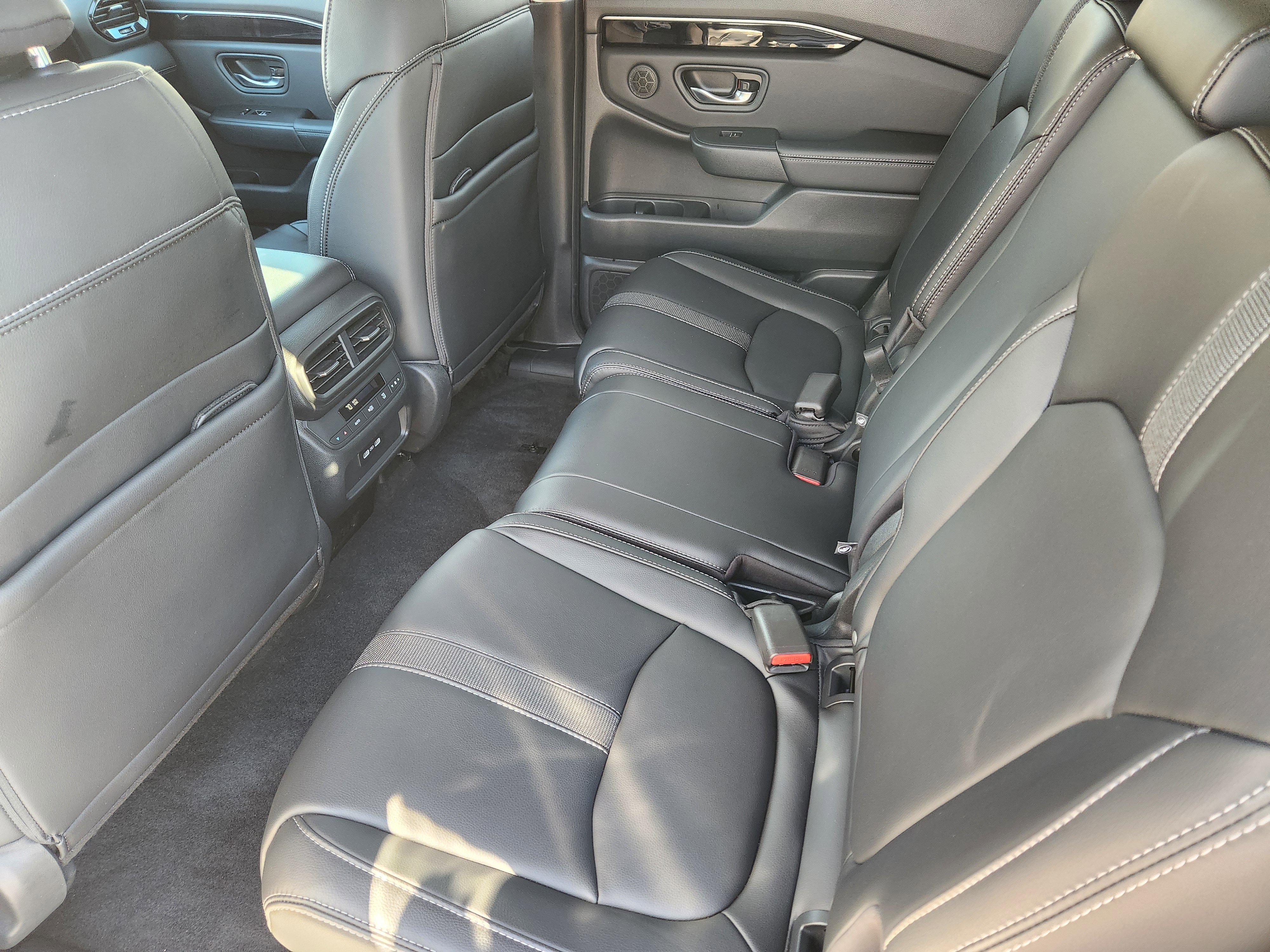 Used 2023 Honda Pilot EX-L image 29