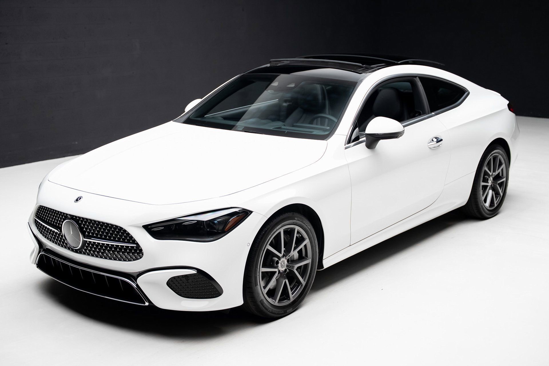 Used 2024 Mercedes-Benz CLE 300 4MATIC Coupe image 5