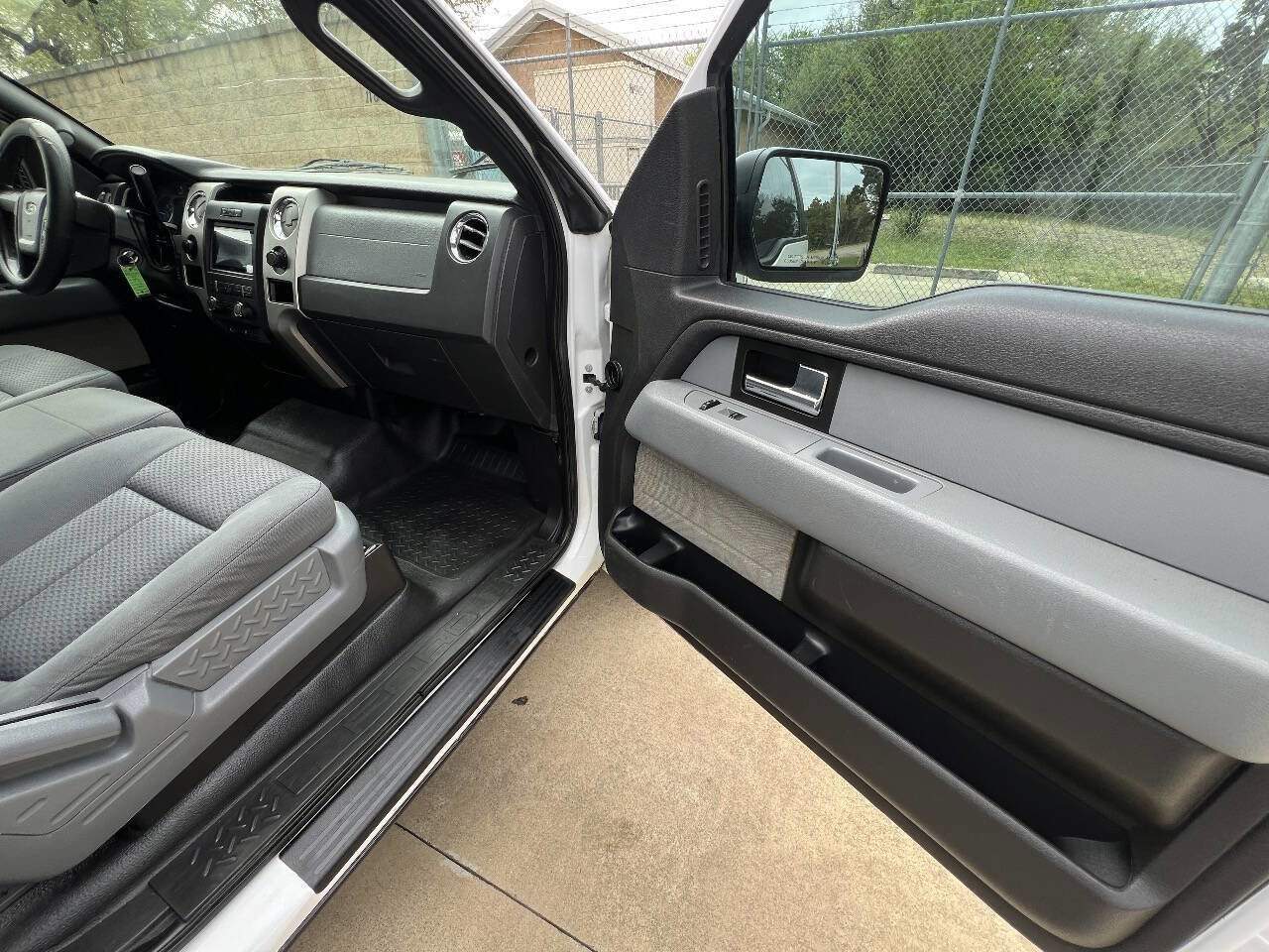 Used 2013 Ford F150 XLT w/ Trailer Tow Pkg image 30