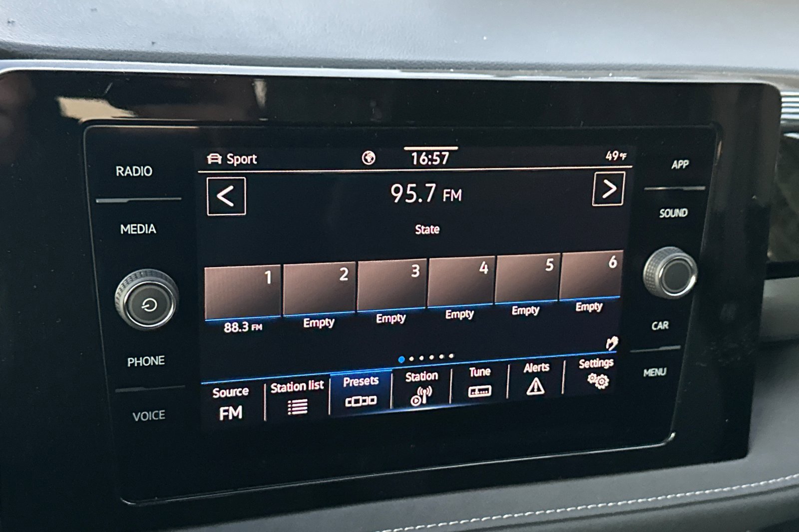 New 2026 Volkswagen Taos SE image 18