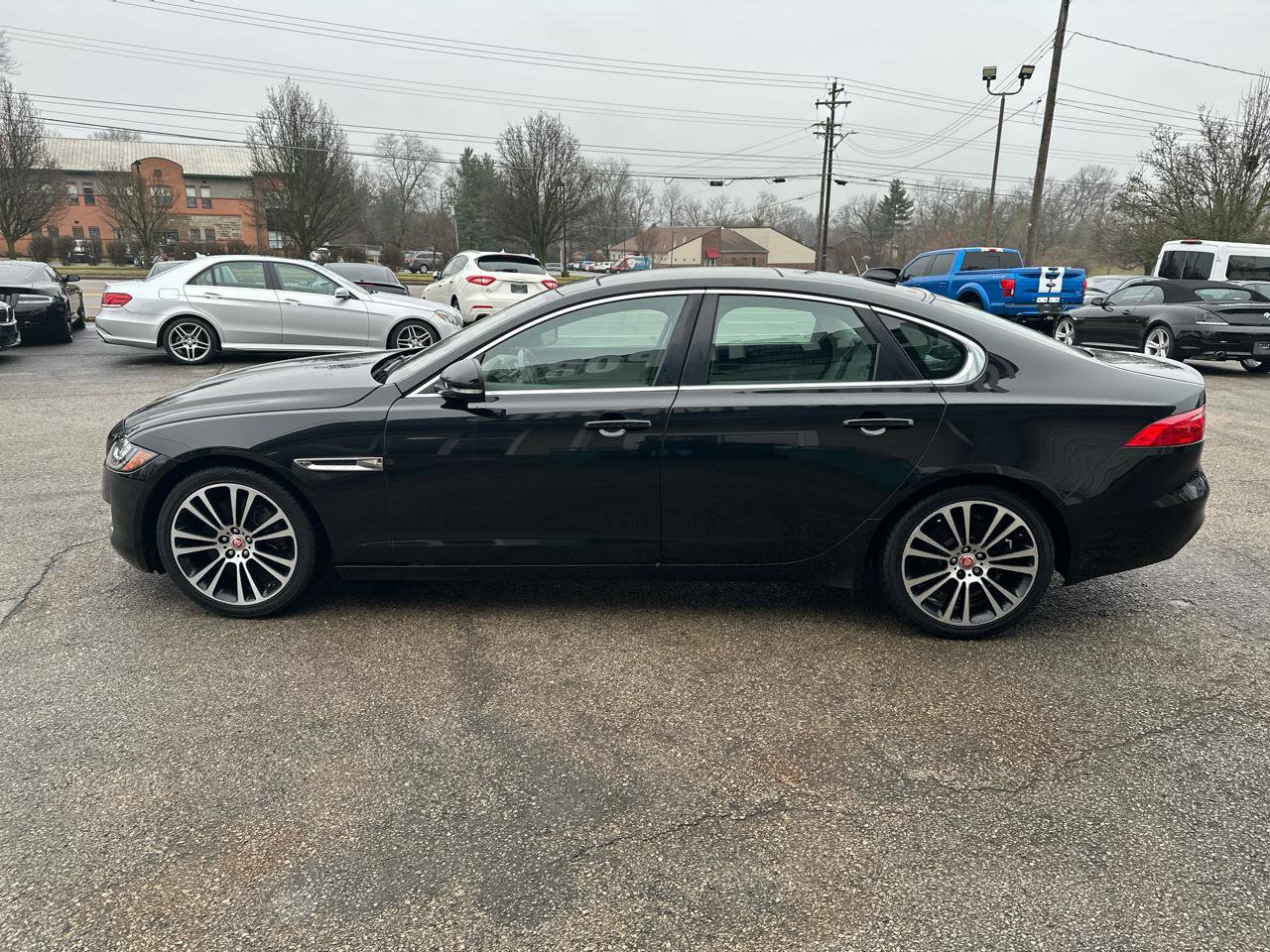 Used 2017 Jaguar XF Prestige image 7