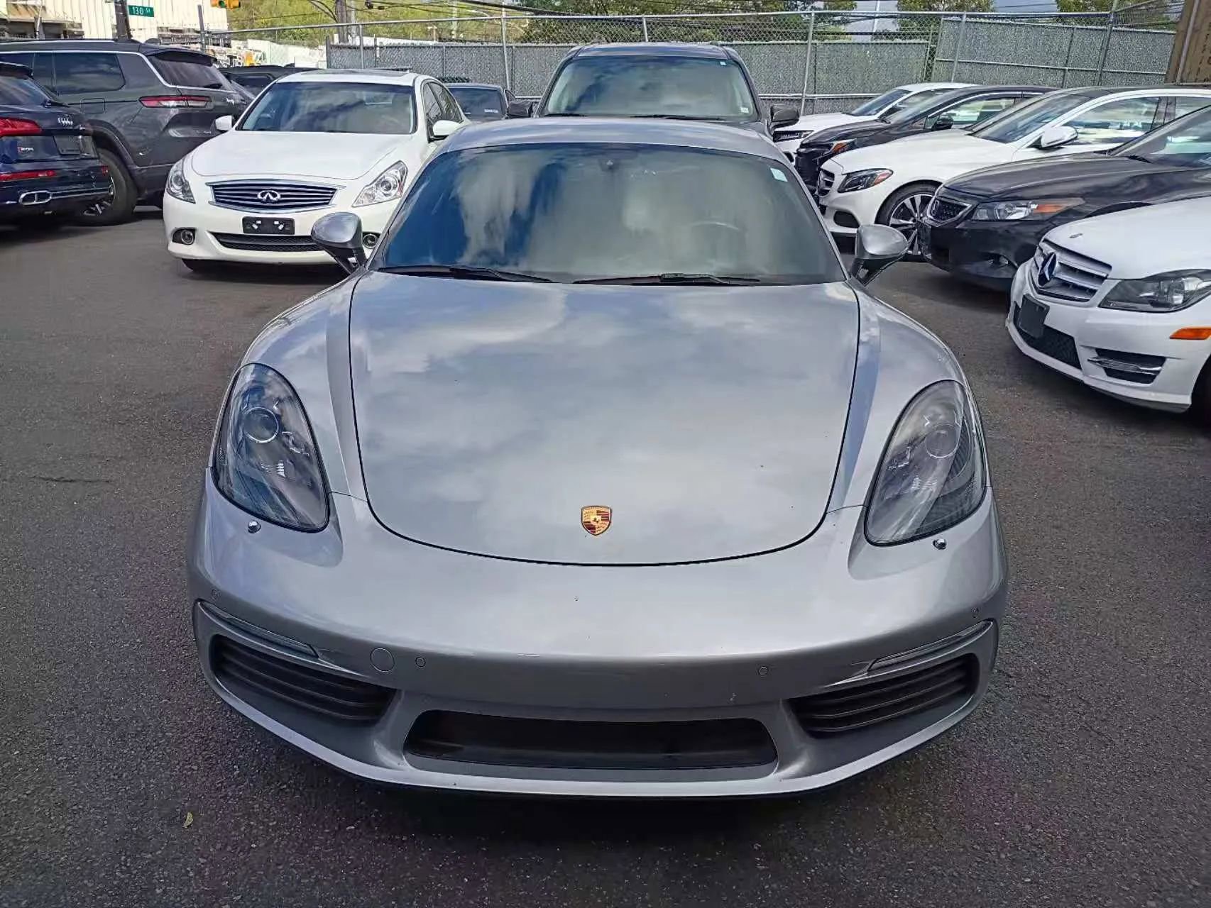 Used 2018 Porsche 718 Cayman RWD image 1