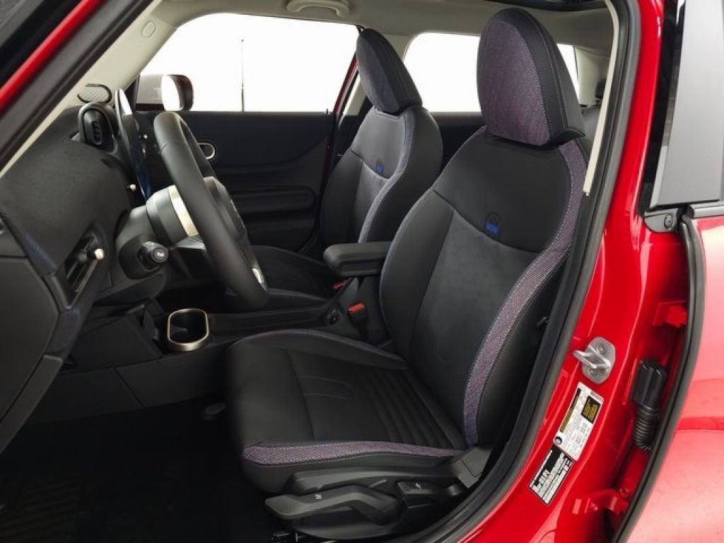 Used 2025 MINI Cooper S image 11