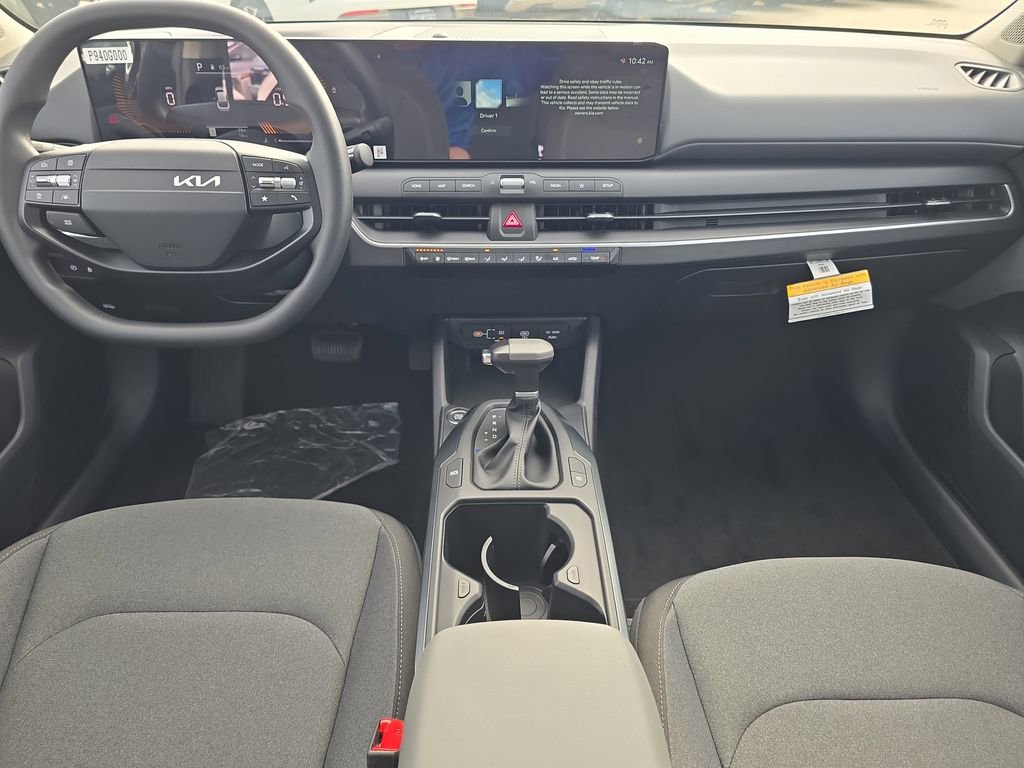 New 2025 Kia K4 LXS image 16