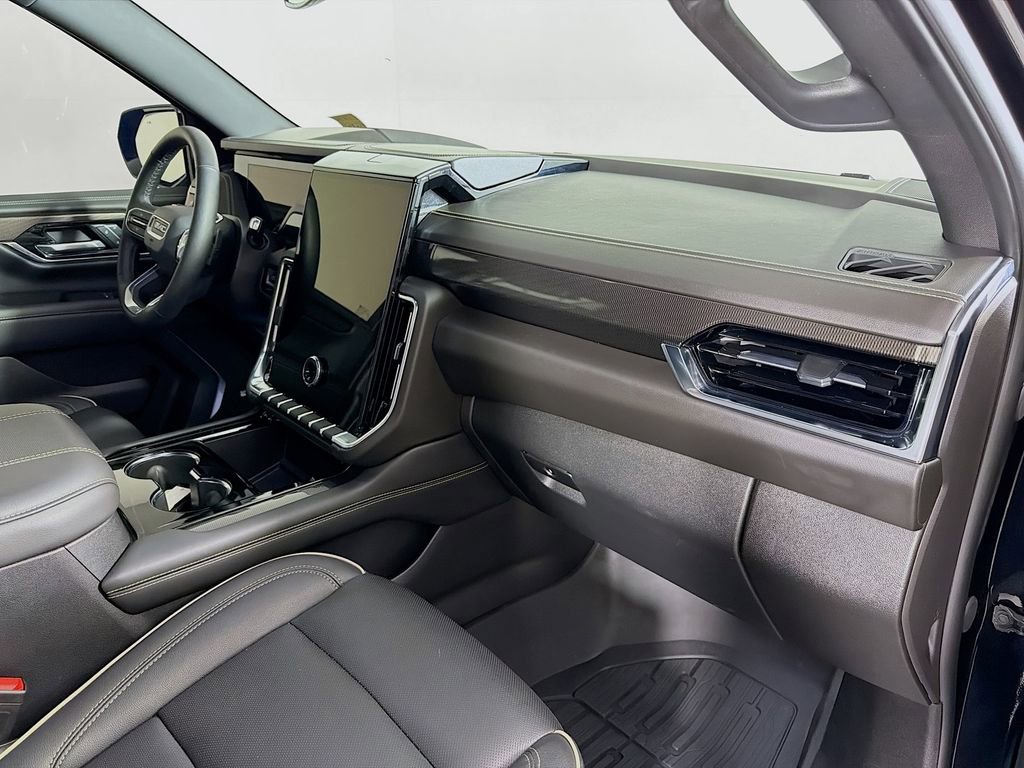 Used 2025 GMC Yukon Elevation AWD/4WD image 27