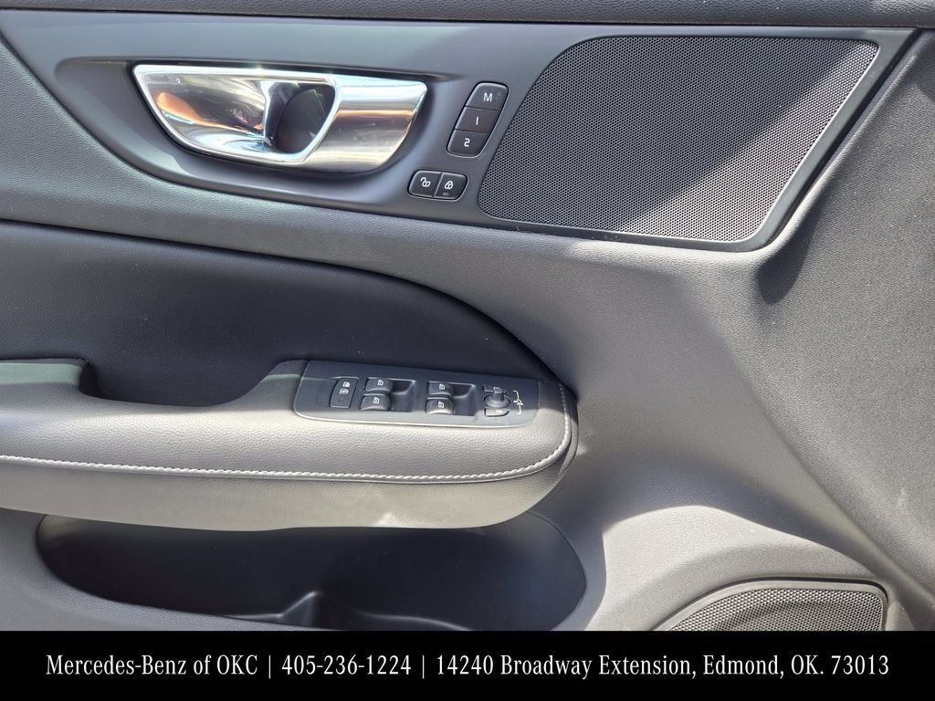 Used 2020 Volvo S60 T6 Momentum AWD/4WD image 17