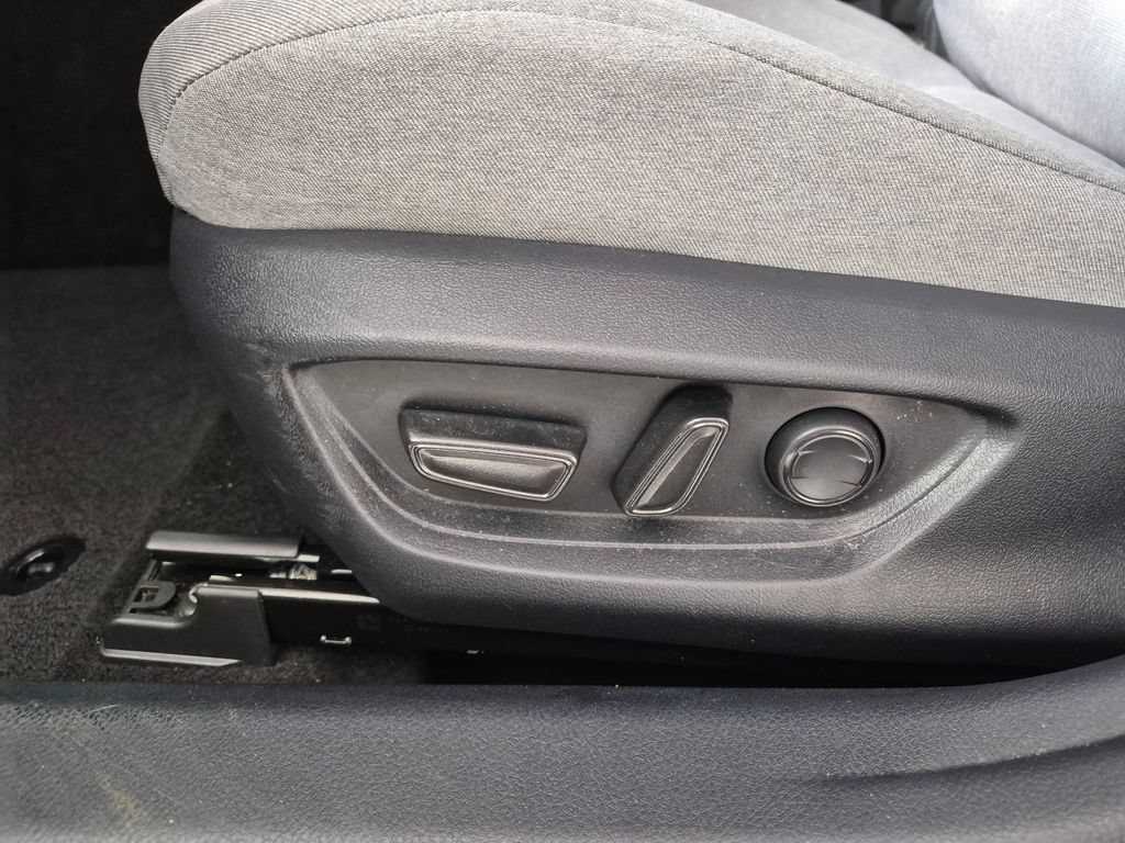 Used 2025 Toyota Camry LE FWD image 22