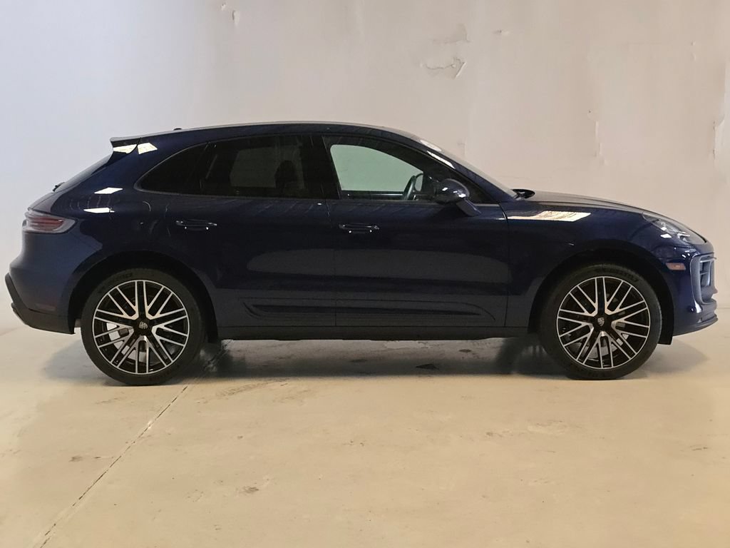 Certified 2026 Porsche Macan AWD/4WD image 8