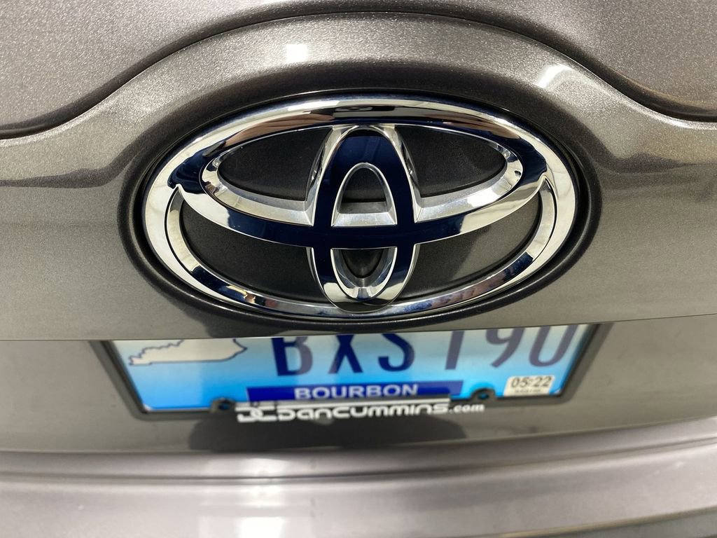Used 2019 Toyota Highlander XLE FWD image 34