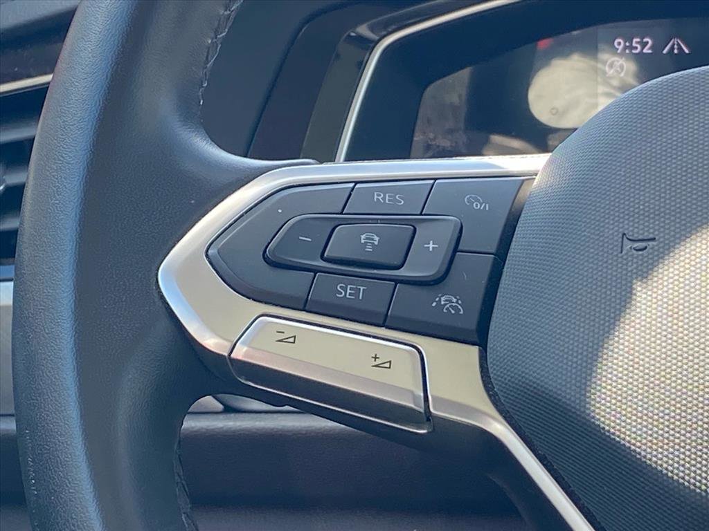 Certified 2023 Volkswagen Jetta SE w/ Panoramic Sunroof Package image 6